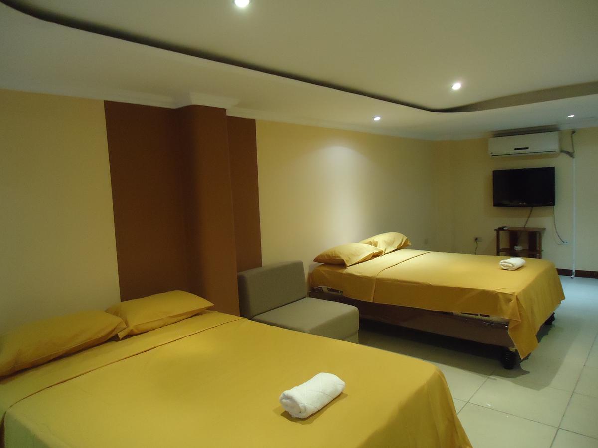 Hostaling Guayaquil Mercedes Bagian luar foto
